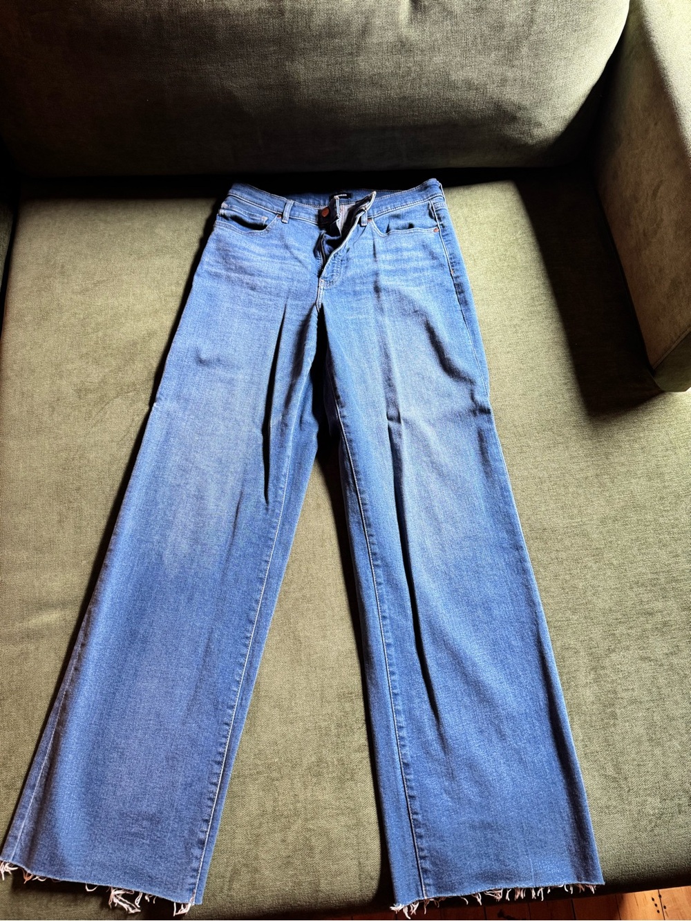 Express Wide-Leg High-Rise Jeans in Medium Blue
